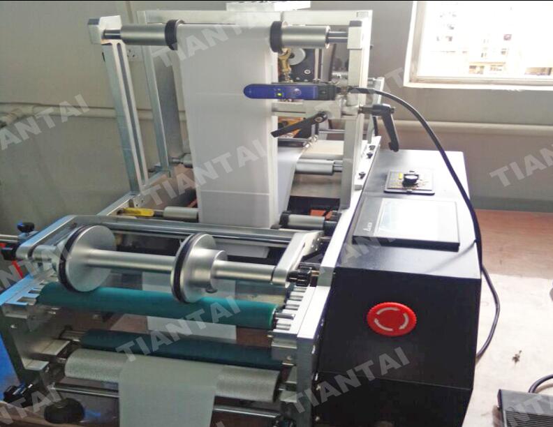 Manual Bottle Labelling Machine